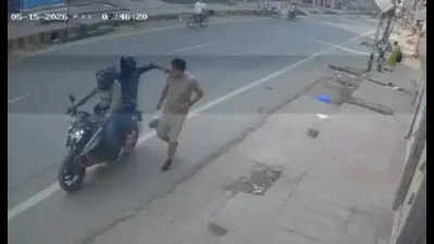Gold chain snatched from Jehanabad MLA’s brother