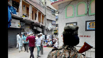 In Tiljala, Friday namaz after 6-hour stand-off with payloader
