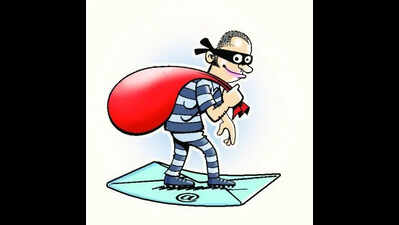 Thieves decamp with gold, cash worth ₹15 lakh from KSRP constable’s house