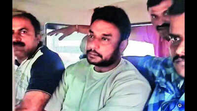HC directs ministries to examine media coverage on Darshan case
