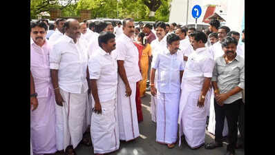 EPS under siege, AIADMK rebels mull move to convene special general council