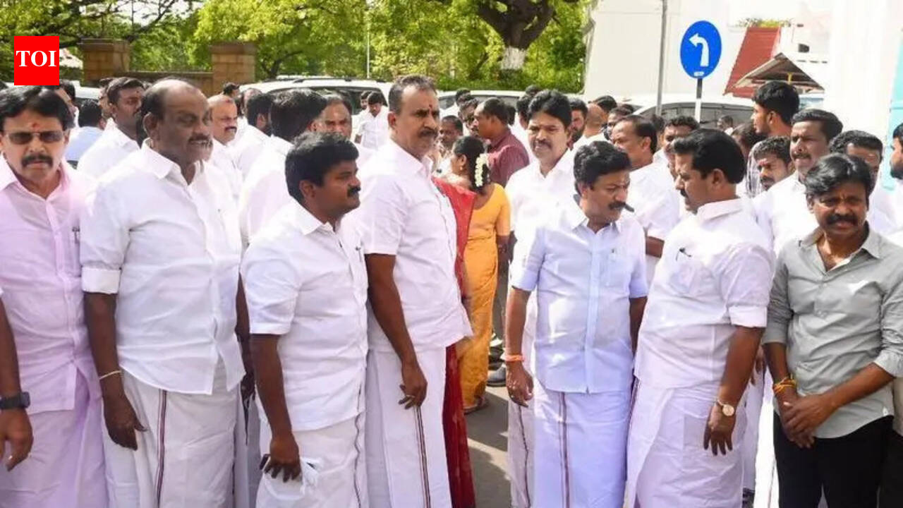 EPS under siege, AIADMK rebels mull move to convene special general council
