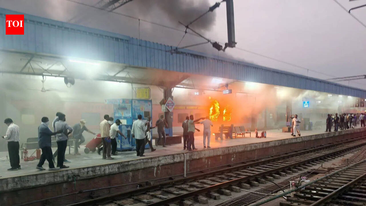 2 AC coaches of Hyd-Jaipur train catch fire; no injuries