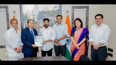 ‘Cancer Atlas of T’ presented to CM