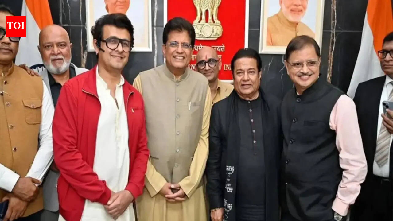 Sonu Nigam, Anup Jalota meet Piyush Goyal to discuss establishment of 'Sangeet Dwar'