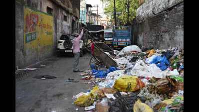 Garbage dumping chokes Paltan Bazaar’s Raja Road