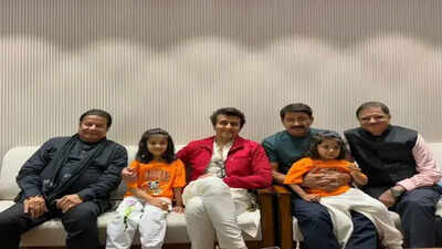 Anup Jalota and Sonu Nigam visit Manoj Tiwari's home, call it a 'warm and memorable' experience