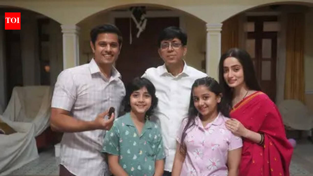 Neil Bhatt's 'Mr. &amp; Mrs. Parshuram' hits 100 episodes, Shambhavi Singh says 'heart's filled with gratitude'