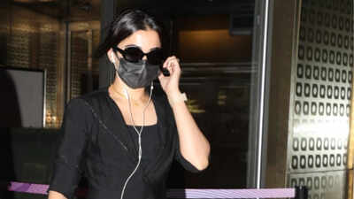 ‘Cocktail 2’ star Rashmika Mandanna keeps it classy with her all-black airport look - Watch