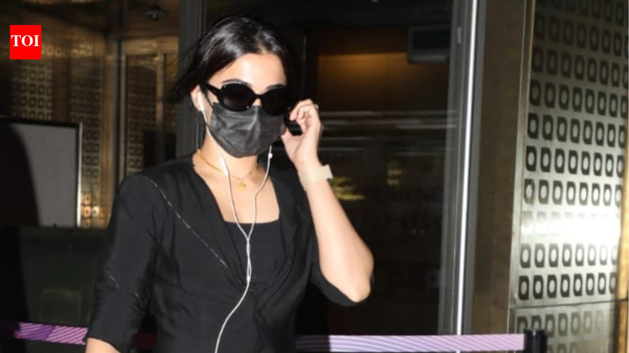 ‘Cocktail 2’ star Rashmika Mandanna keeps it classy with her all-black airport look - Watch