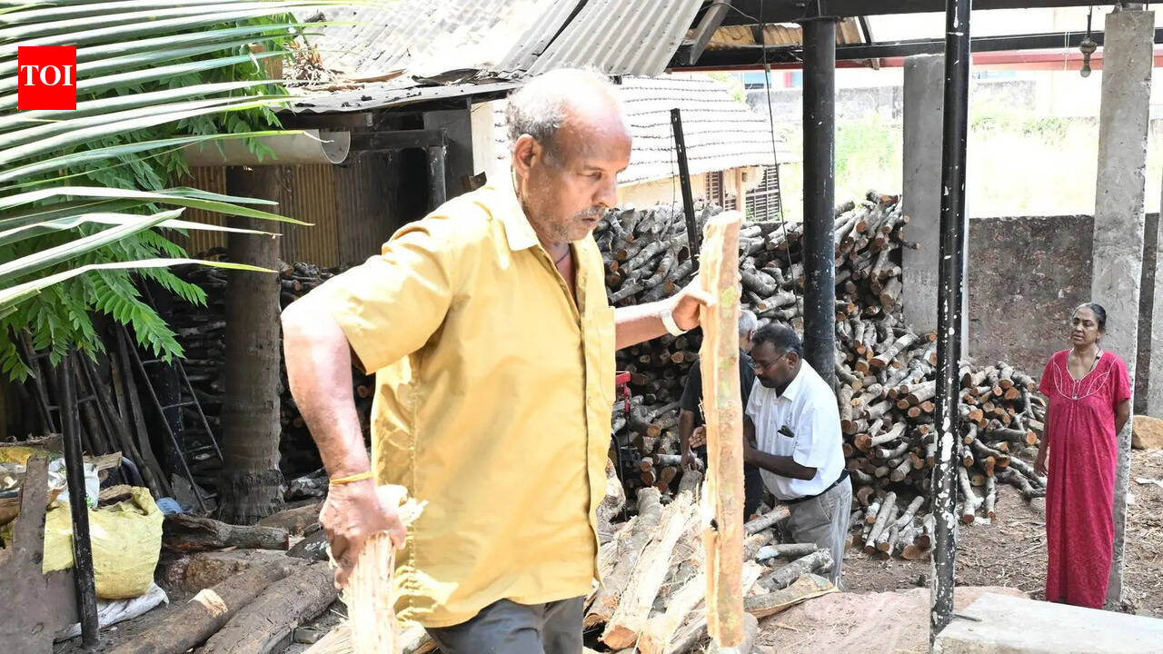 Heat in the kitchen: LPG hike fuels firewood crunch in Mangaluru