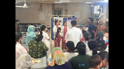 Meerut Medical College Celebrates International KMC Day With Skit in Wards