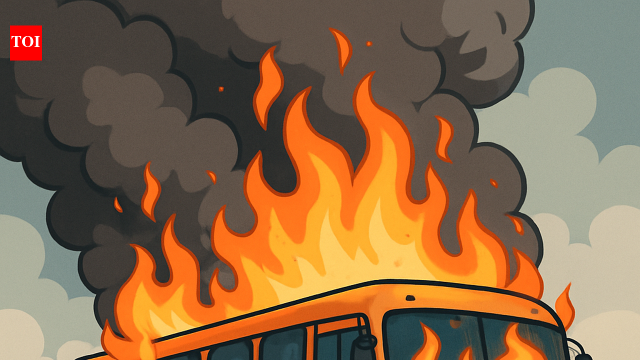 Passengers escape unhurt in Hassan bus fire | Mysuru News - The Times ...