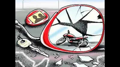 Two cops hurt as govt bus rams parked vehicle on Chennai-Trichy highway