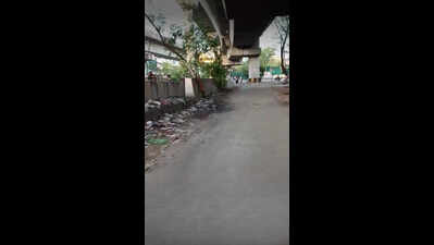 Encroachment and garbage around Ajmeri Puliya leave commuters troubled