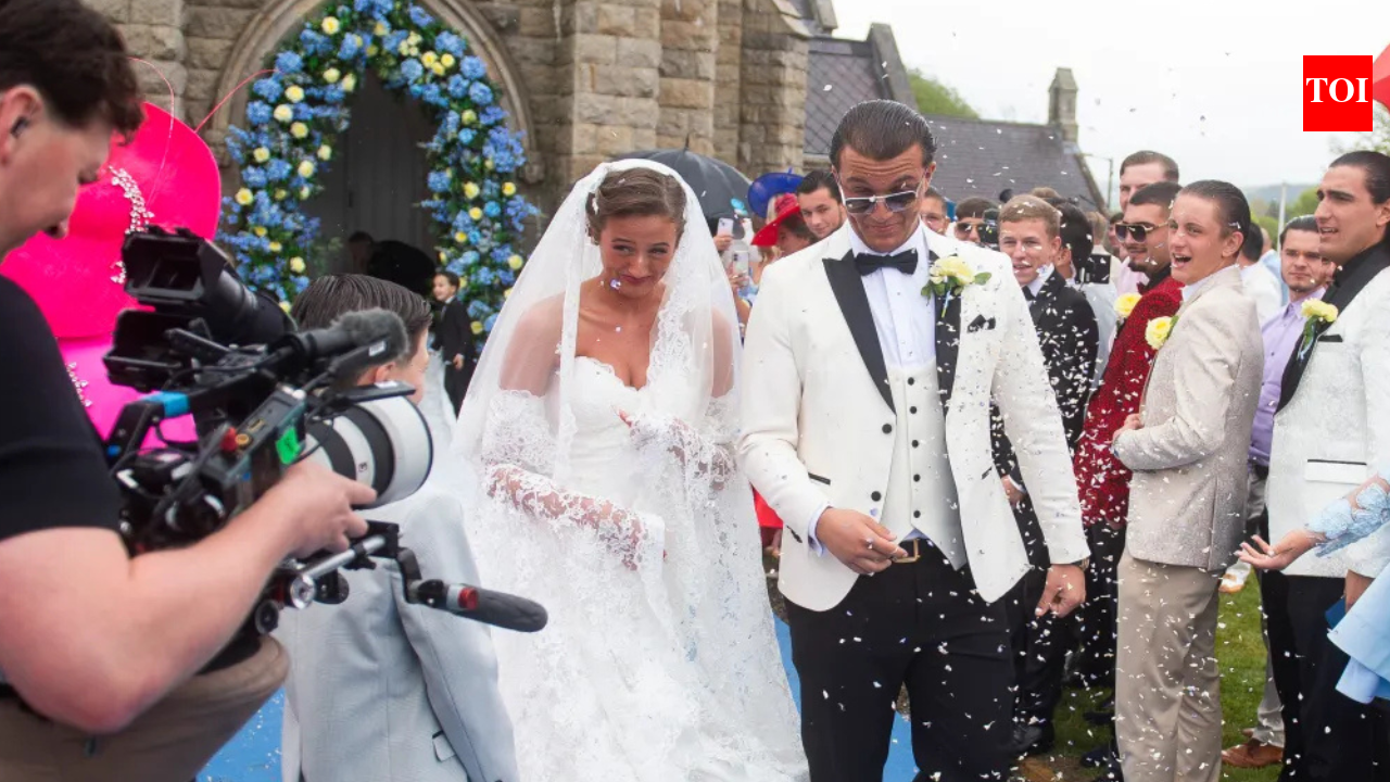 Venezuela Fury, 16, makes surprise surname switch straight after wedding to  19 year old Noah Price