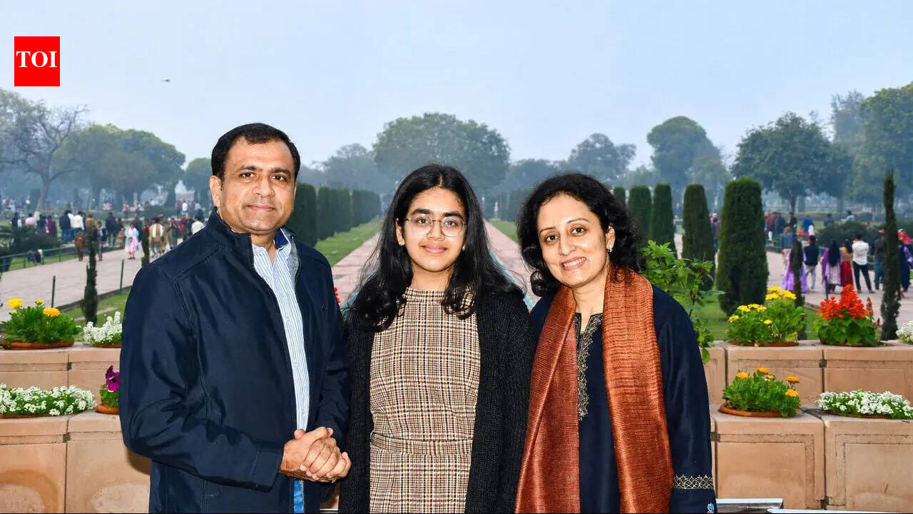 स्वस्ति स्नेह ने सीबीएसई कक्षा 12 में 99.4% के साथ डीपीएस आरके पुरम में टॉप किया, कहती हैं, “अभ्यास और निरंतरता ने अंतर बनाया”