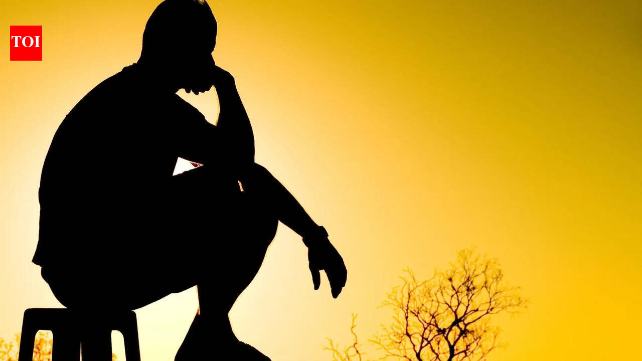 9 शांत भावनात्मक और आध्यात्मिक बदलाव जो लोगों को दूर बनाते हैं