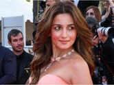 Shobhaa De calls out Alia's peachy look, ill-fitting gown from Cannes