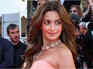 Shobhaa De calls out Alia's peachy look, ill-fitting gown from Cannes