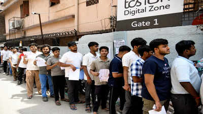 JEE Advanced 2026 Review: Students call paper moderate; say Physics manageable, Maths lengthy- Watch