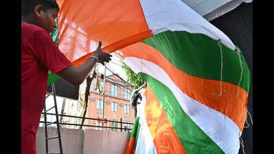 Rahul, Priyanka, Kharge and four chief ministers to attend swearing-in ceremony at Central Stadium