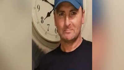警方在英国东贝尔法斯特发生致命抢劫袭击后展开调查