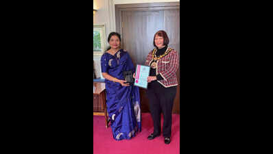 Odia expat in UK wins laurels for 25-yr-long voluntary services in critical care