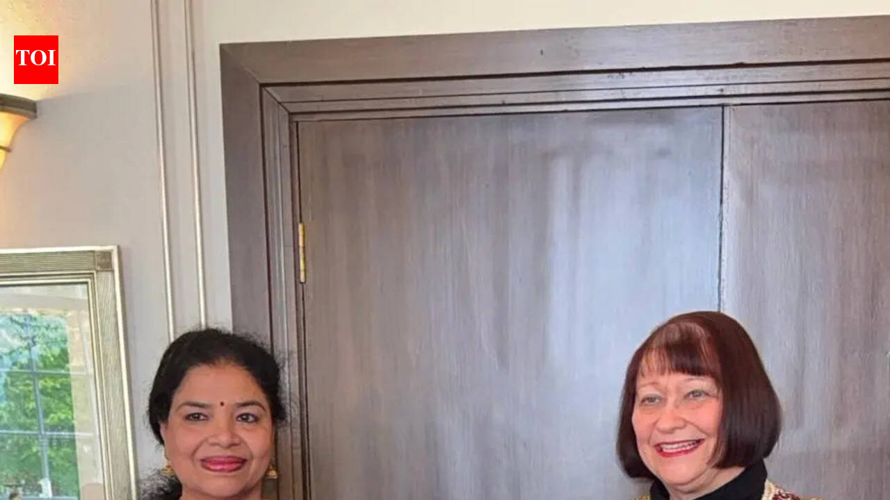 Odia expat in UK wins laurels for 25-yr-long voluntary services in critical care