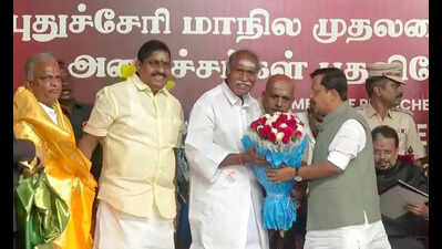 Pondy CM keeps Mangalam, resigns from Thattanchavady