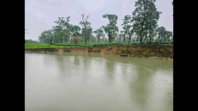 Makum MLA takes stock of Kordoiguri erosion, explores preventive measures