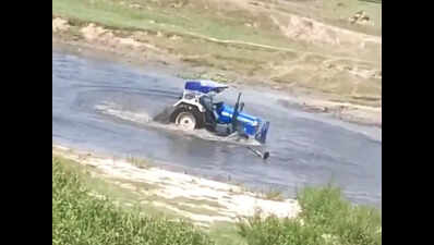 28yo man crushed to death by own tractor in Pilibhit