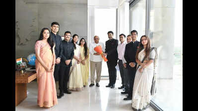 Probationary IAS officers meet Gujarat CM
