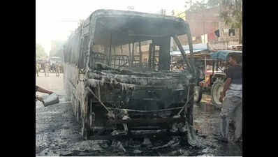 42 passengers escape narrowly after bus catches fire in Amethi