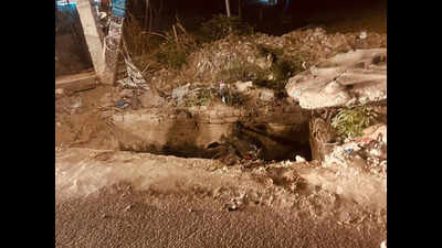 Bike falls into drain left open for a month in Gurgaon, 2 injured