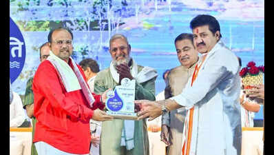 Water heroes honoured for scripting ‘Jalkranti’