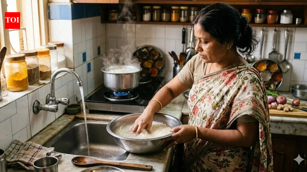 Avoid these 6 common mistakes when cooking rice at home
