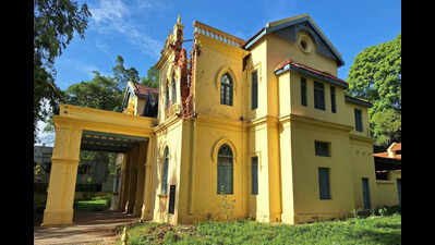 100-yrs-old heritage residence faces neglect again