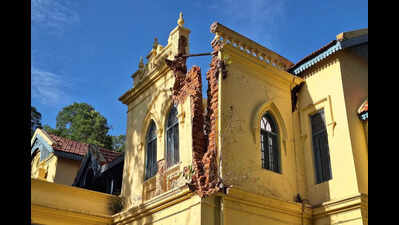 100-yrs-old heritage residence faces neglect again