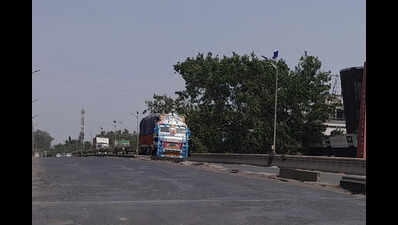 Riddled with potholes & uneven patches, Nashik Road flyover set for much-needed repairs