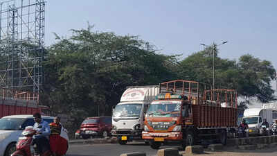 Riddled with potholes & uneven patches, Nashik Road flyover set for much-needed repairs