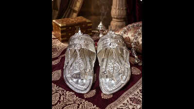 Silversmith crafts Kolhapuri chappal worth Rs 4.25 lakh using 1.5kg silver