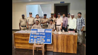 Haveri police arrest interstate thieves, recover property worth 1.1 crore