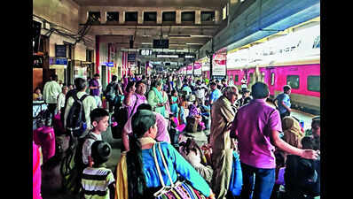 Trespassing deaths rise over 7% under Pune railway division between Jan and April