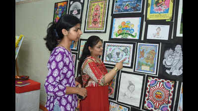 Exhibition charms visitors with students’ creativity