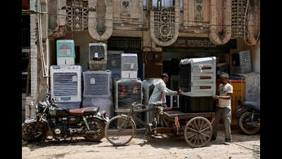 Heat triggers power outages in Lucknow