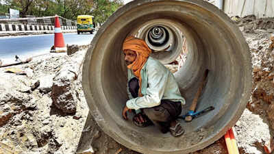 Daily battles in furnace city: Labourers push through relentless heatwave across Delhi-NCR