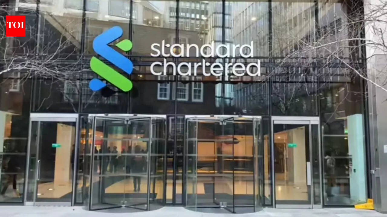 ‘A new name for working class’: Internet erupts over StanChart CEO’s ‘lower-value human’ remark