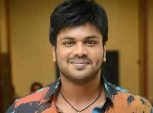Manchu Manoj announces fun entertainer 'Vaddi Kaasula Vaada'