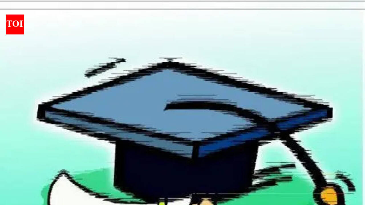 Tumkur University toppers get cheques as gold medals miss flight